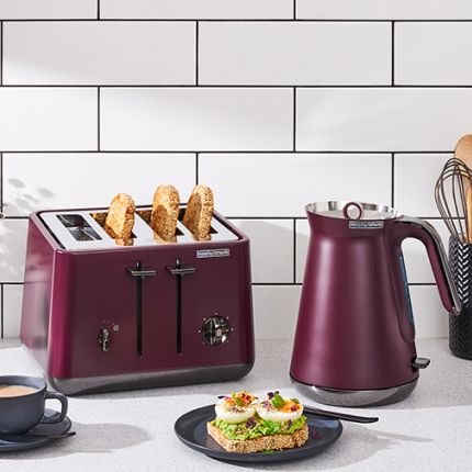 Matching Aspect Black Chrome toaster and kettle in maroon colour